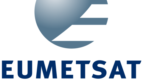 European operational satellite agency for monitoring weather, climate and the environment from space Logo mit blauem Schriftzug EUMETSAT und blau-weißer Kugel auf weißem Grund. EUMETSAT steht für:European operational satellite agency for monitoring weather, climate and the environment from space