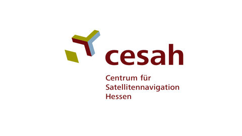 Centrum für Satellitennavigation Hessen Zu sehen ist ein Logo: Roter Schriftzug cesah auf weißem Grund. cesah steht für:Centrum für Satellitennavigation Hessen