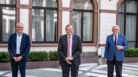 Vorstellung des Raumfahrtkoordinators Ministerpräsident Bouffier, Staatsminister Al Wazir und der Prof. Dr. Wörner