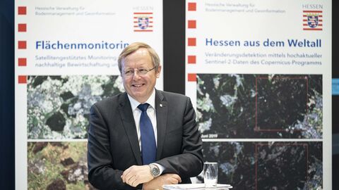 Hessische Landesregierung verabschiedet Raumfahrtstrategie des Landes bei EUMETSAT Prof. Dr.-Ing. Johann-Dietrich Wörner hält einen Vortrag zu den Möglichkeiten der neuen Raumfahrtstrategie.