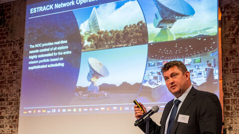 Vortrag von Simon Plum von der ESA Vortrag von Simon Plum von der ESA