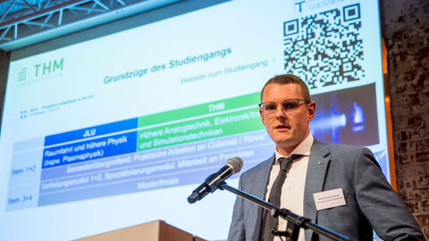 Pitch von Prof. Dr. Chris Volkmar von der Technischen Hochschule Mittelhessen (THM) Pitch von Prof. Dr. Chris Volkmar von der Technischen Hochschule Mittelhessen (THM)