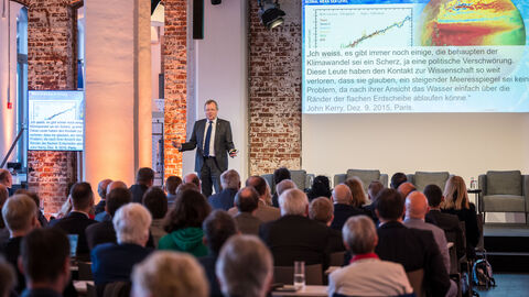 Vortrag vom Hessischen Raumfahrtkoordinator Prof. Dr. Johann-Dietrich Wörner Vortrag vom Hessischen Raumfahrtkoordinator Prof. Dr. Johann-Dietrich Wörner