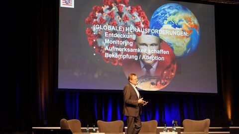 Vortrag von Herrn Prof. Wörner über die globalen Herausforderungen betreffend die Raumfahrt Vortrag von Herrn Prof. Wörner über die globalen Herausforderungen betreffend die Raumfahrt