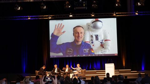 Zuschaltung von Herrn Matthias Maurer Zuschaltung von Herrn Matthias Maurer