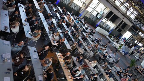 Vogelperspektive auf den Podiumsbereich Vogelperspektive auf den Podiumsbereich