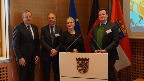 Prof. Dr. Wörner, Kevin Mac Gowan, Sabine Groth und Simon Drake
