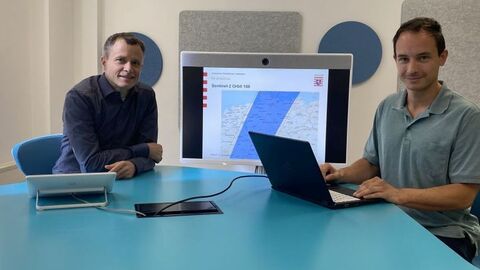 Philip Graze und Dr. Oliver Reitz vom Hessischen Statistischen Landesamt  