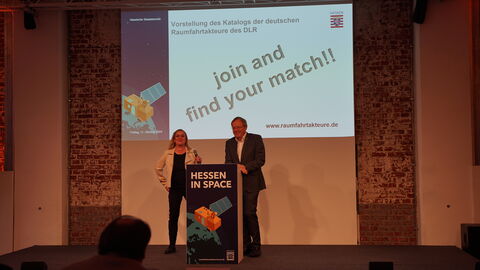 Abschluss der Veranstaltung Sabine Groth und Herr Prof. Dr. Johann-Dietrich Wörner Veranstaltungsfinale